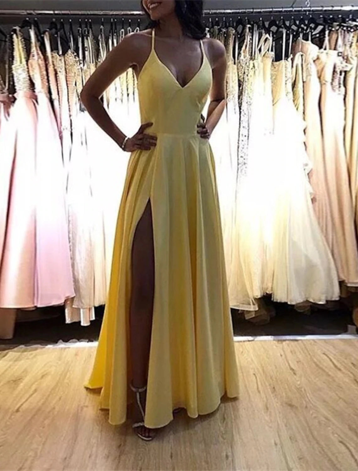 Robe de mariée trapèze sexy, robe de bal, cravate noire, longueur au sol, sans manches, bretelles spaghetti, robe de demoiselle d'honneur, satin avec fente