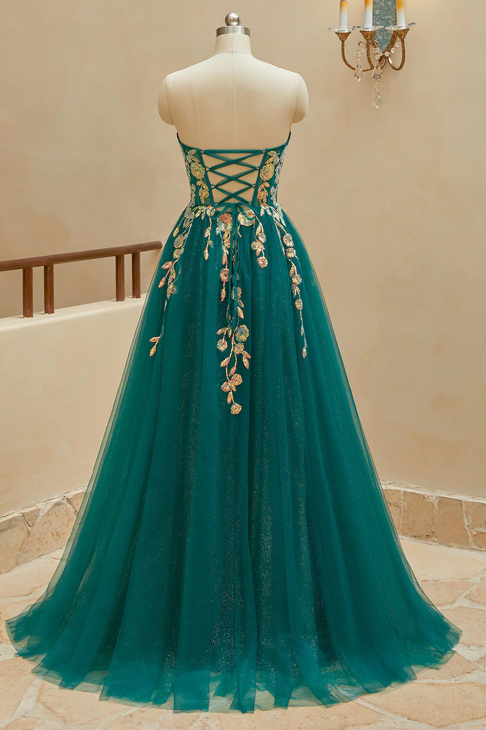Robe de bal trapèze sans bretelles en tulle fendu avec appliques 