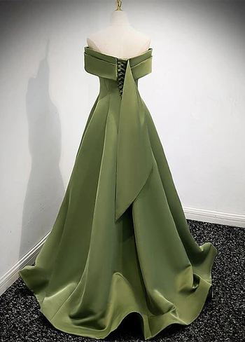 Edles und minimalistisches grünes schulterfreies langes Abendkleid, grünes A-förmiges rückenfreies und bodenlanges Satin-Ballkleid