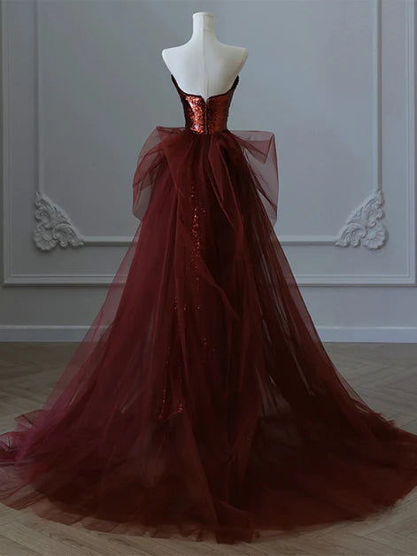 Funkelndes, weinrotes, durchsichtiges langes Kleid mit Pailletten, weinrotes, schulterfreies Abendkleid im Meerjungfrauen-Stil