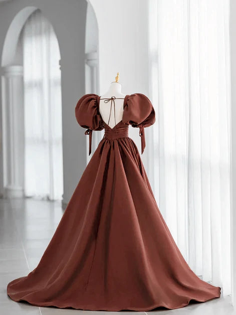 Robe longue de soirée en satin marron à manches bouffantes, col en V marron et robe de bal dos nu
