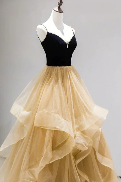 Robe de soirée champagne transparente en forme de A, décolleté en cœur, perles et bretelles