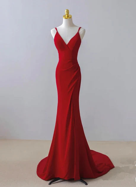 Belle robe de soirée longue rouge sirène à bretelles, robe de soirée longue fendue sur la jambe rouge