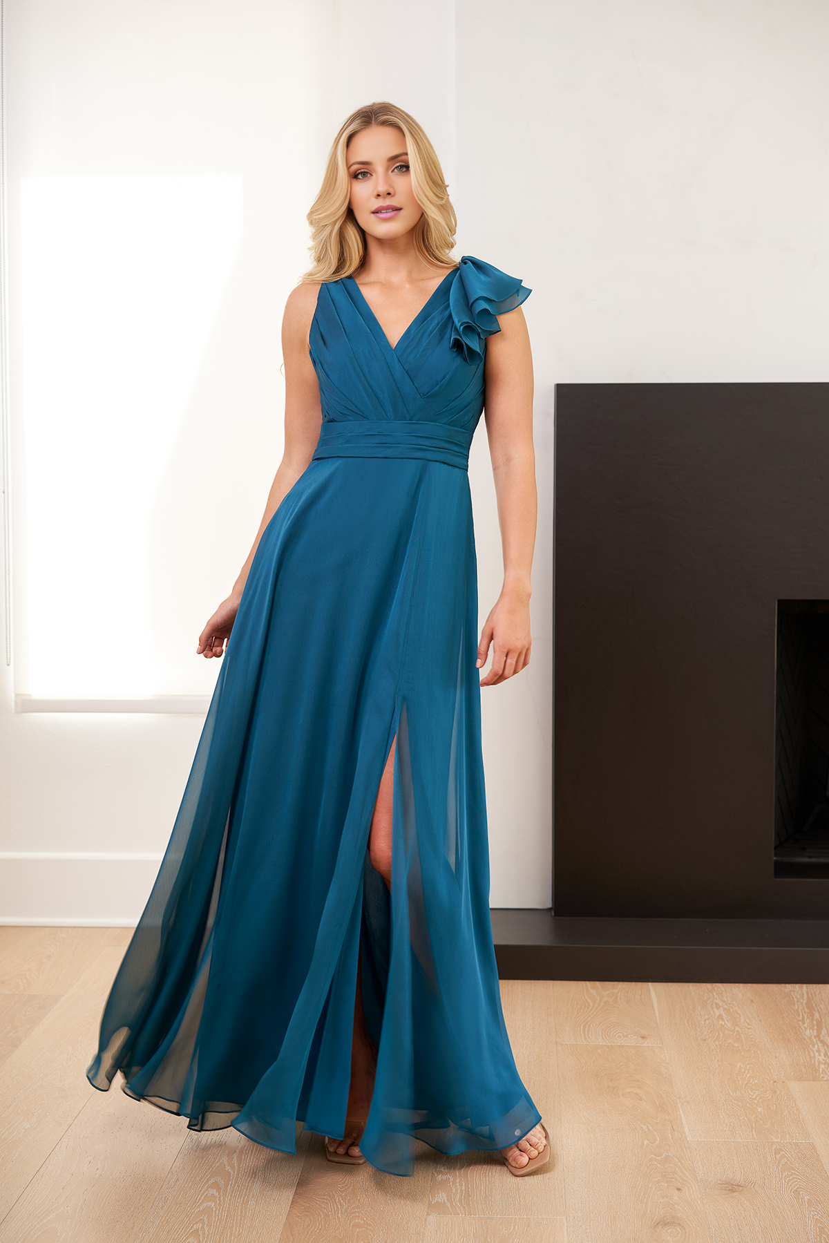 A-Linien-Kleid aus Chiffon mit Falten, Rüschenärmeln und bodenlang für das Kleid der Brautmutter