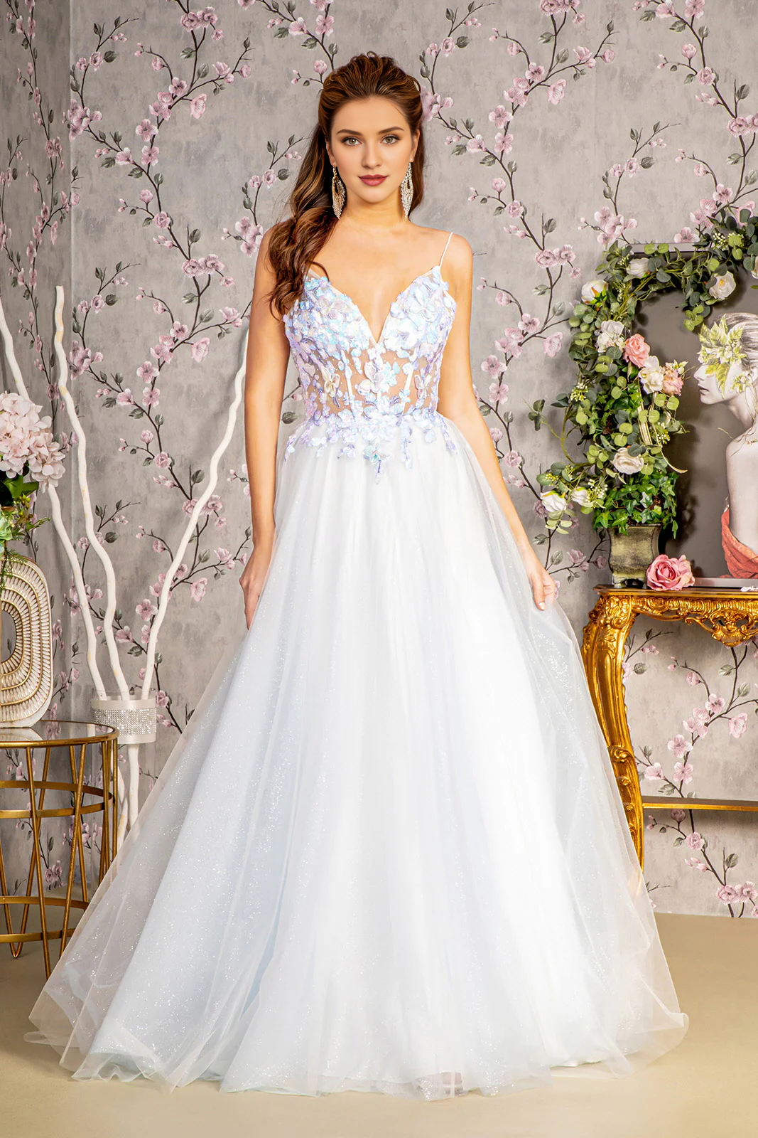 Robe de soirée longue sans manches avec corset transparent et moulant brodé en 3D avec papillon