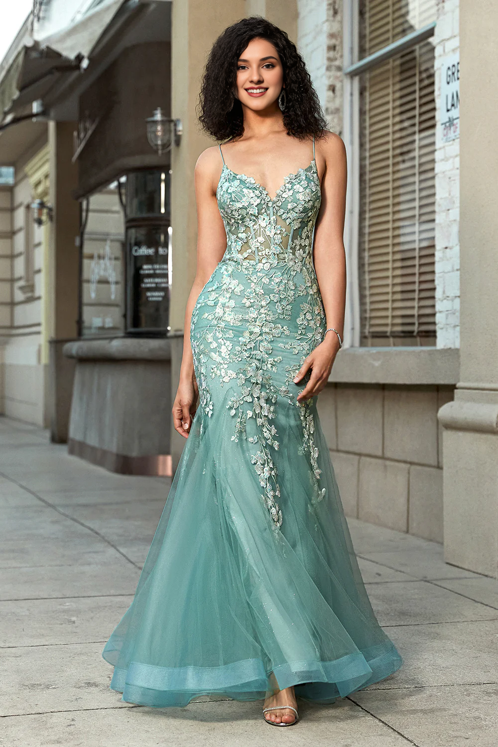 Hellgrünes, langes, transparentes Ballkleid im Meerjungfrauen-Stil mit Applikation und Schnürung am Rücken