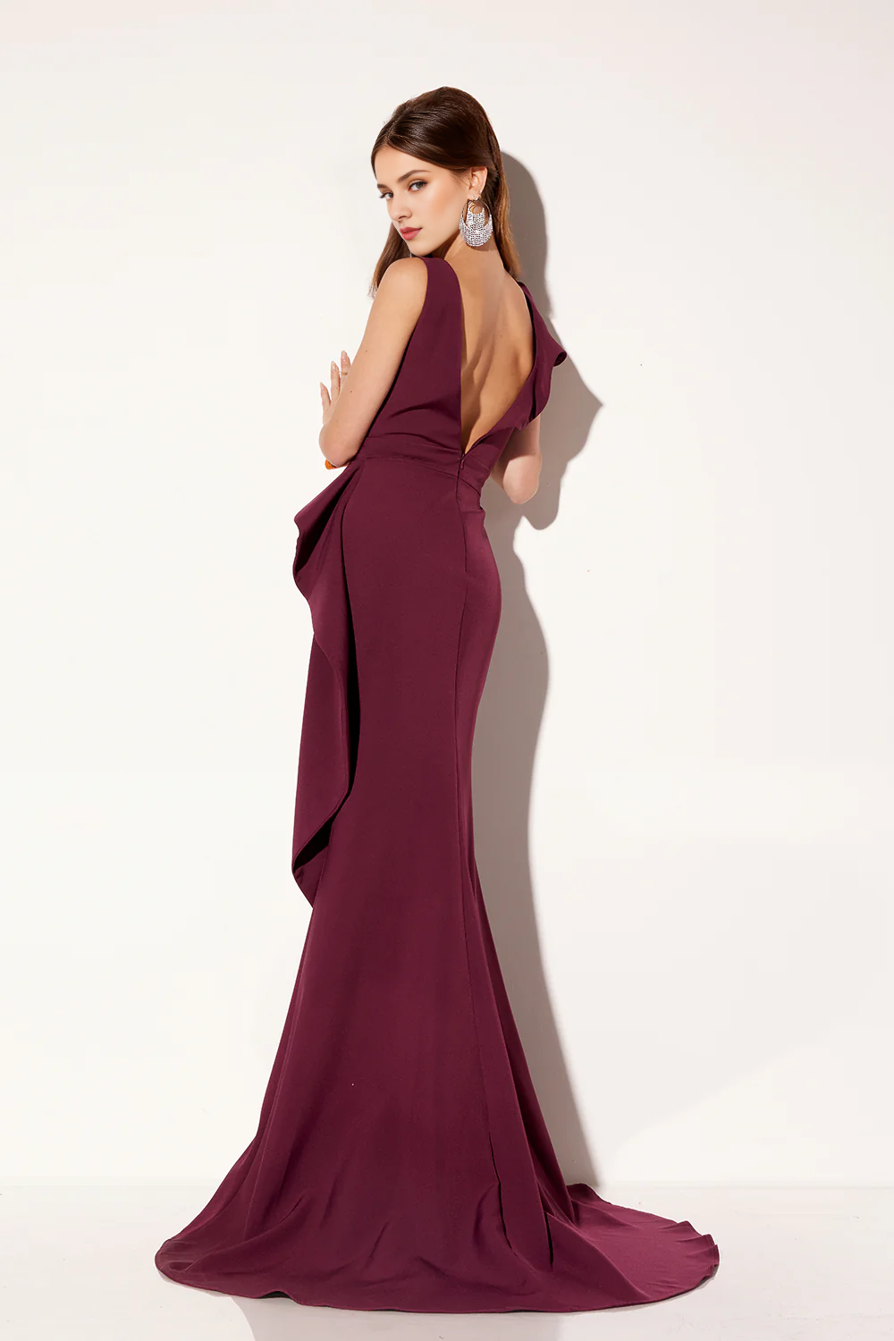 Robe longue sans manches en crêpe à épaules dénudées