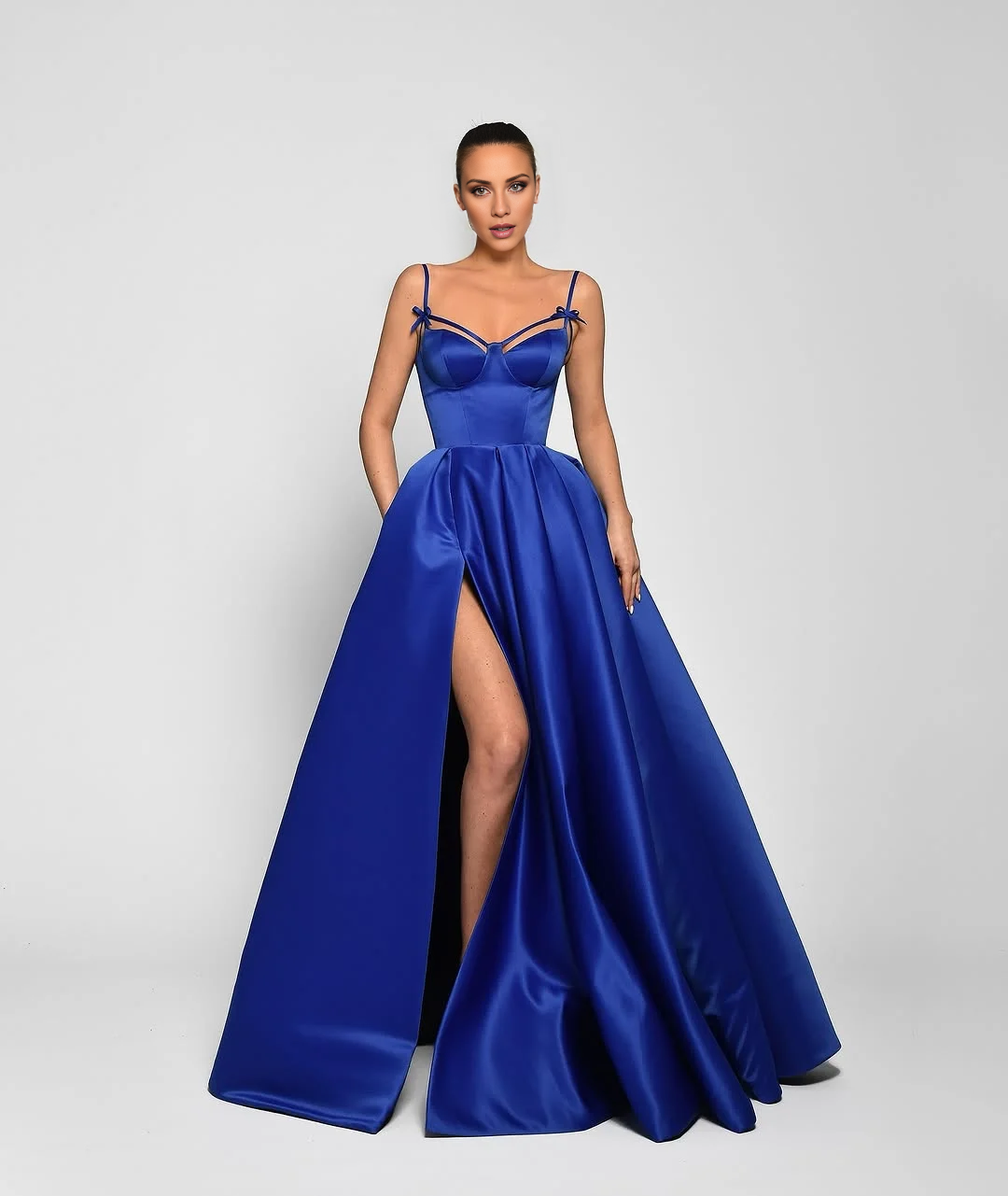 Robe de bal Yidibang à décolleté en cœur, sans manches, fines bretelles, dos nu et longueur au sol