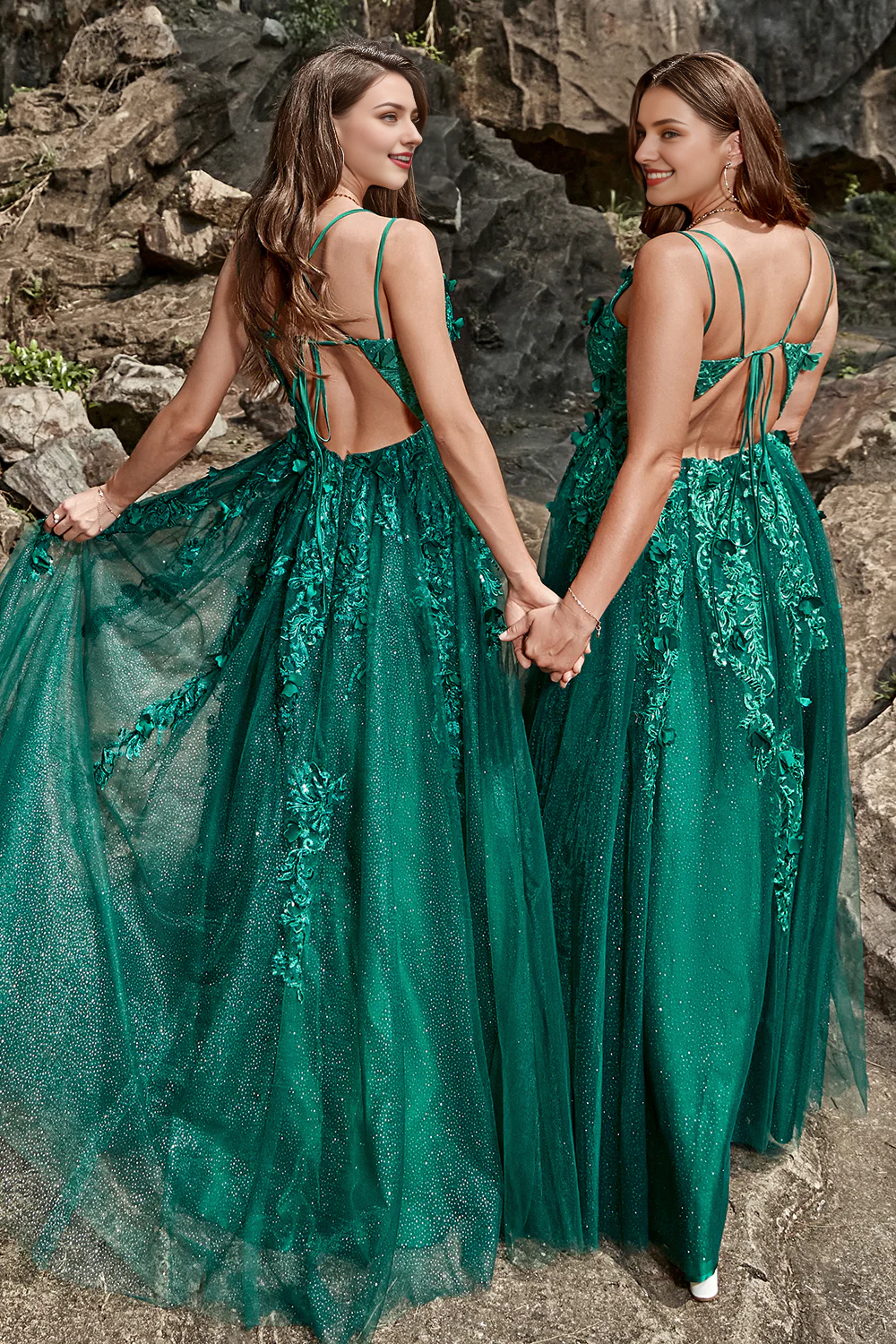 Robe de soirée trapèze vert foncé à fines bretelles et fente transparente