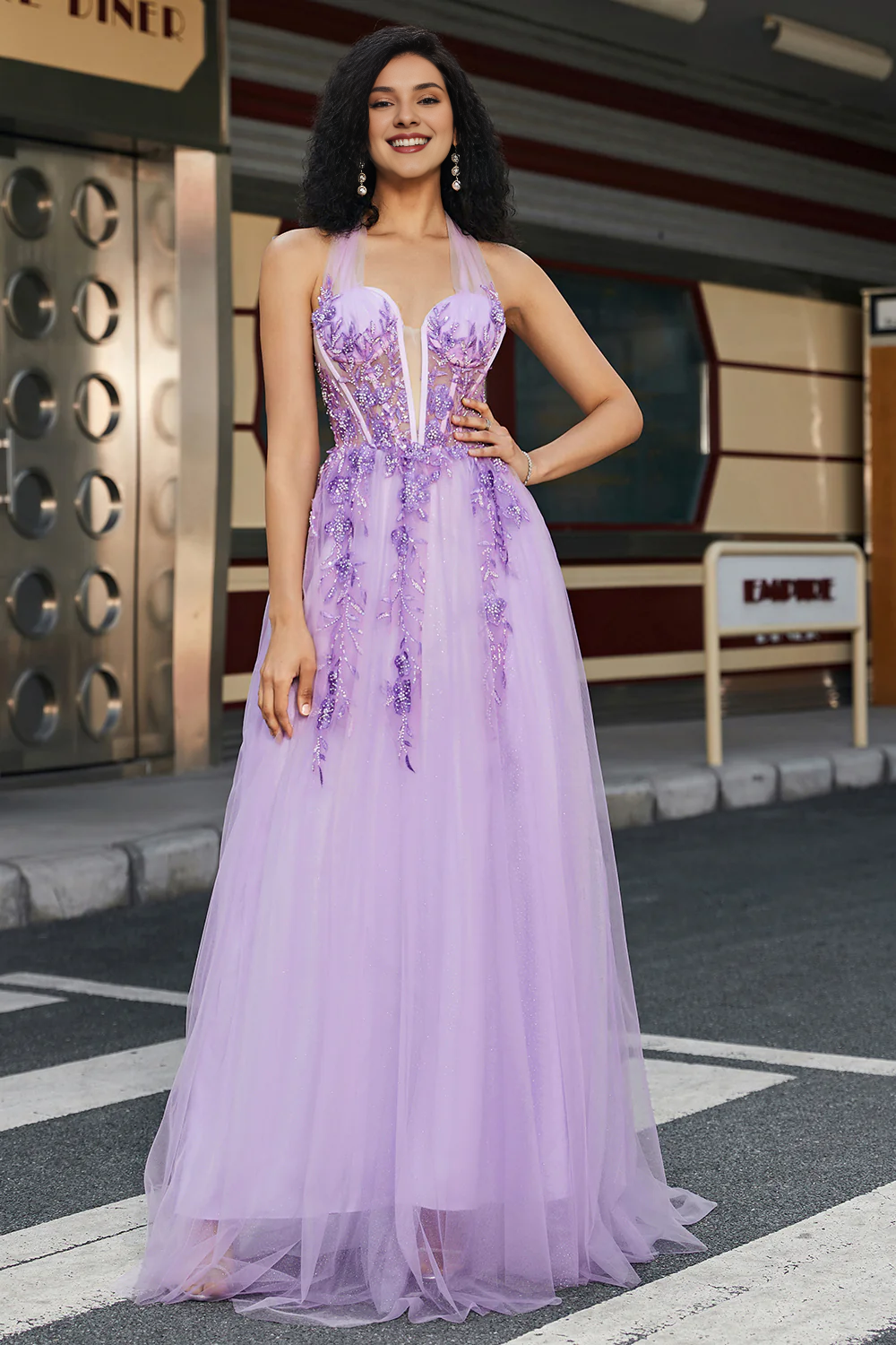 Wunderschönes grau-violettes A-Linien-Ballkleid mit hängendem Hals und engem Korsett