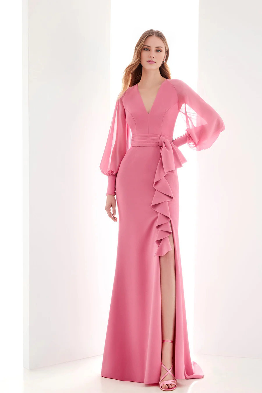 Robe de soirée longue à col en V et manches longues avec fente latérale