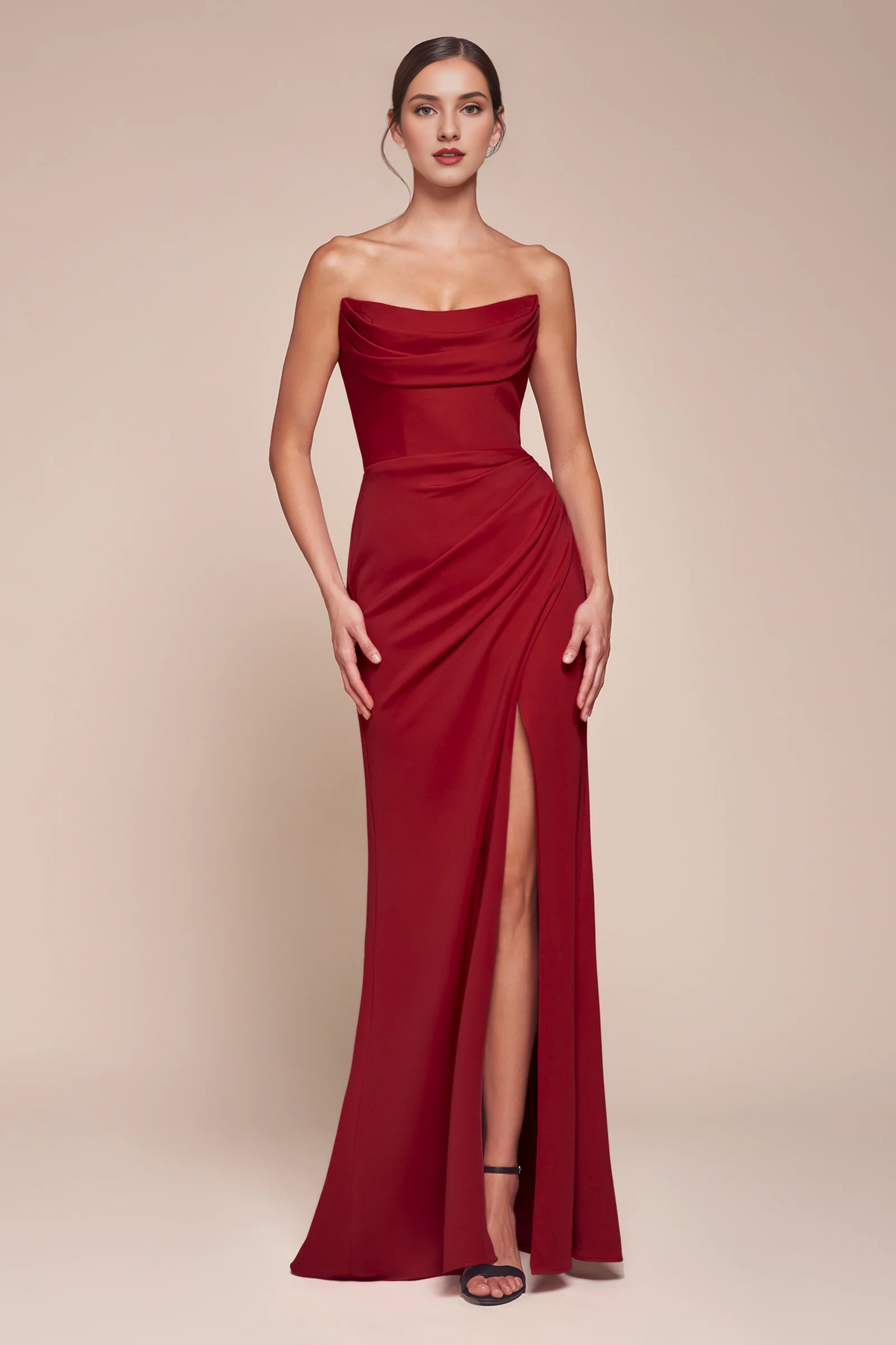 Robe de soirée longue bustier en mousseline de soie avec jupe fendue ajustée