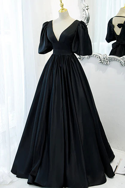 Robe longue de soirée noire en satin à décolleté en V profond