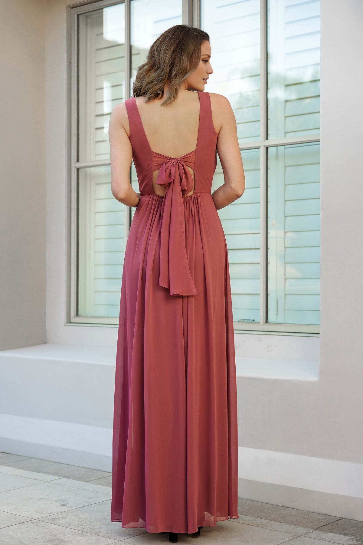 Robe de bal Yidibang à col en V et épaules dénudées, sans manches, dos nu et longueur au sol