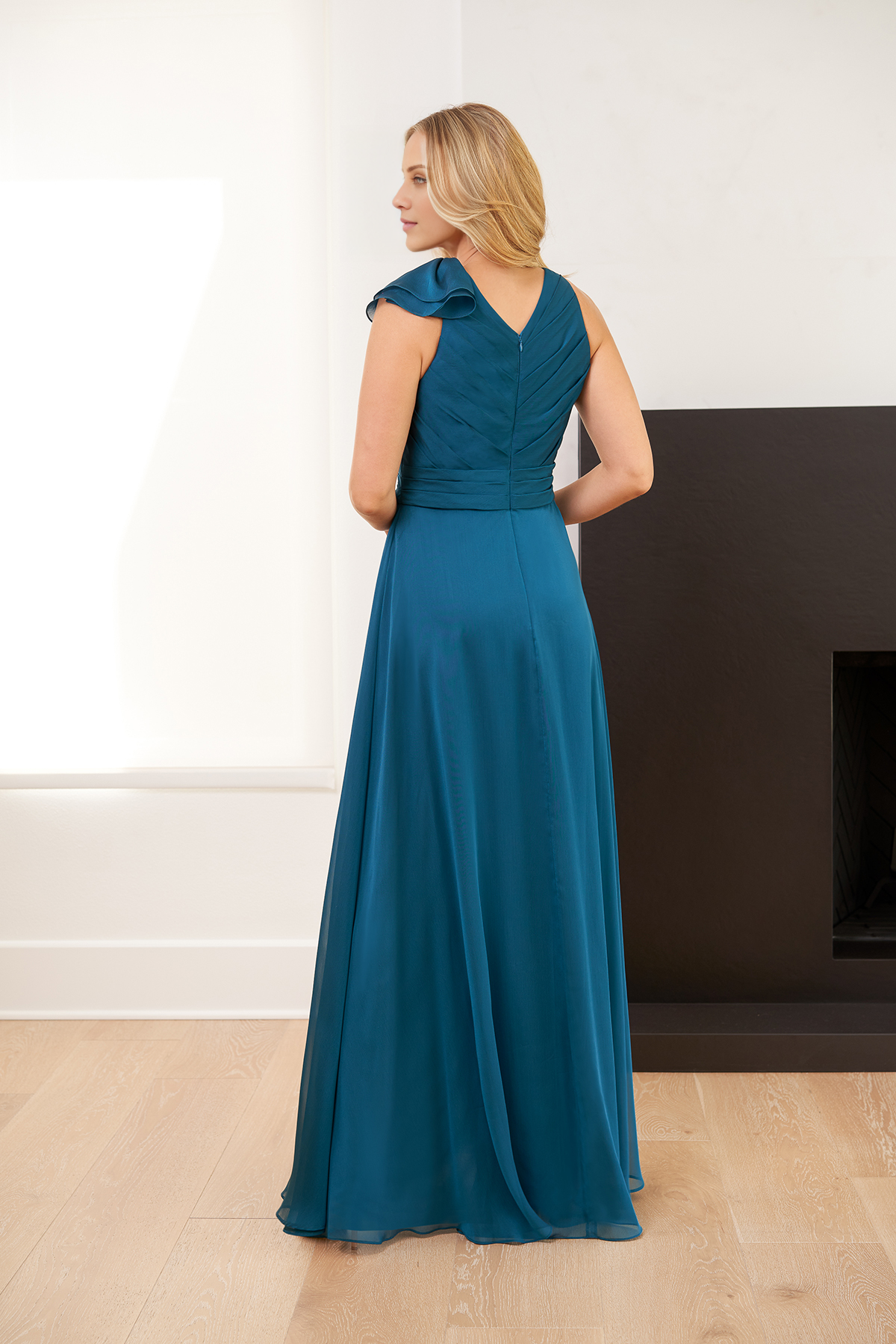 A-Linien-Kleid aus Chiffon mit Falten, Rüschenärmeln und bodenlang für das Kleid der Brautmutter