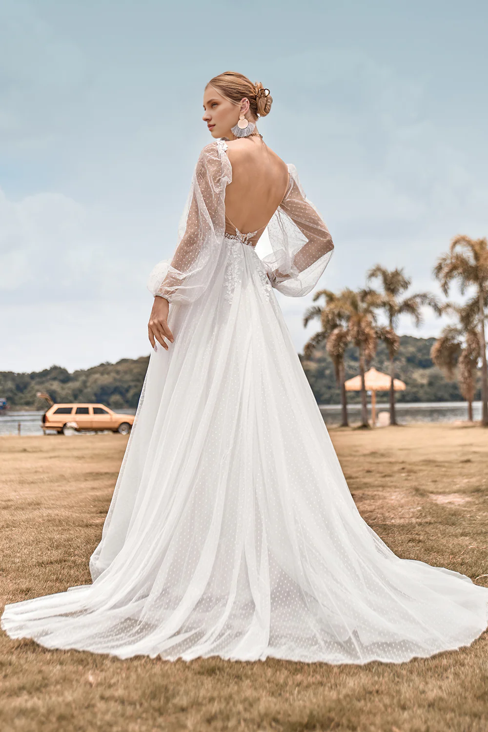 A-link V-neck palace trailing chiffon long sleeved wedding dress