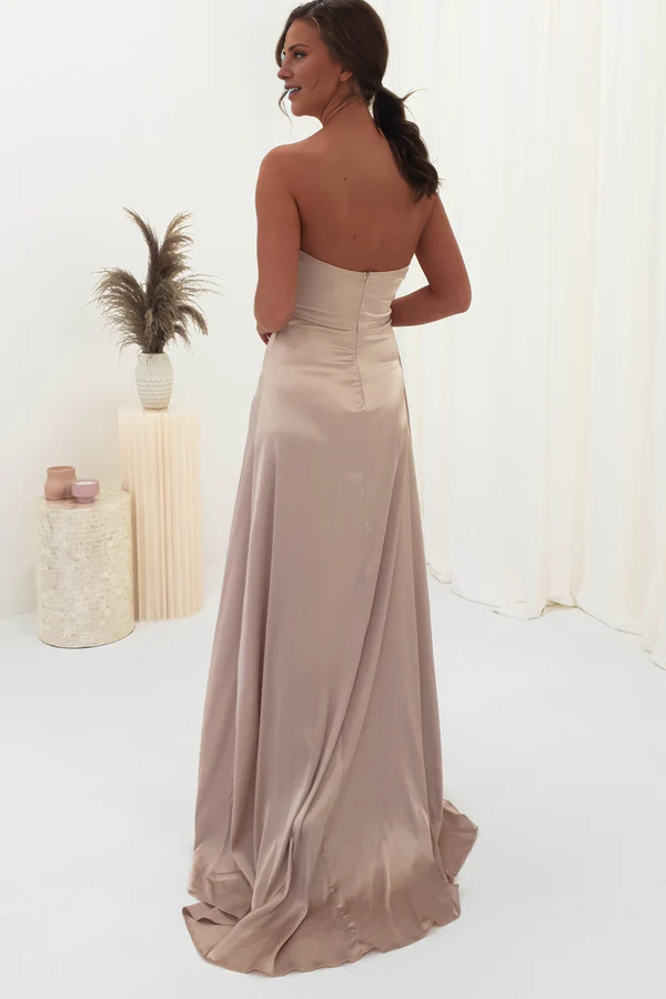 Robe de bal Yidibang à épaules dénudées, sans manches, sans bretelles, dos nu, fente et longueur au sol