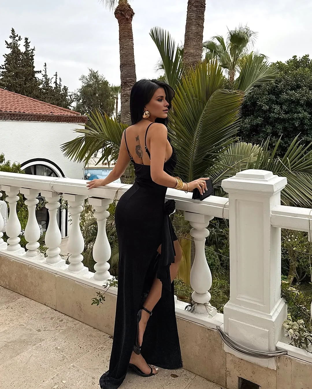 Robe de soirée longue à encolure carrée, sans manches, dos nu, fente latérale et longueur au sol