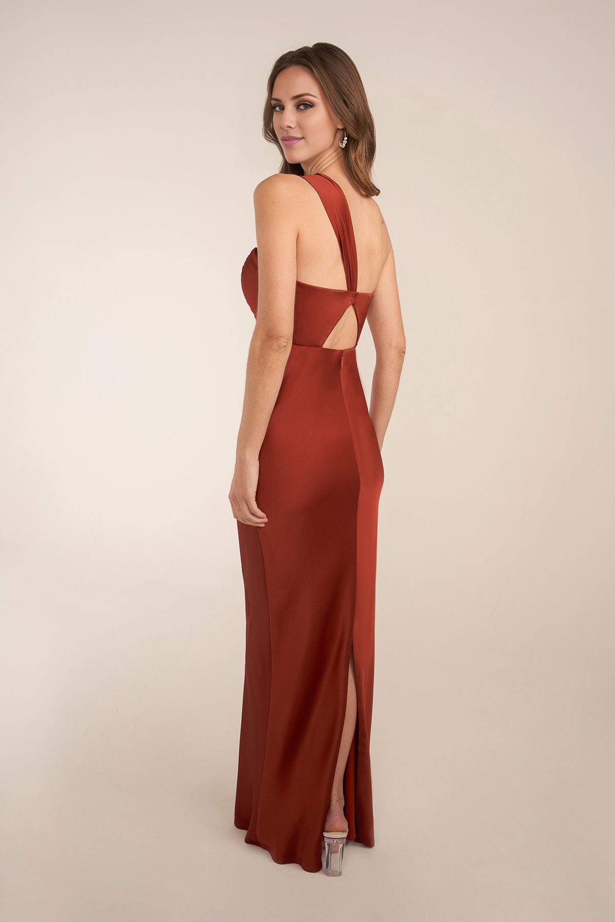 Robe de soirée Yidibang à col asymétrique, sans manches, épaules dénudées et longueur au sol