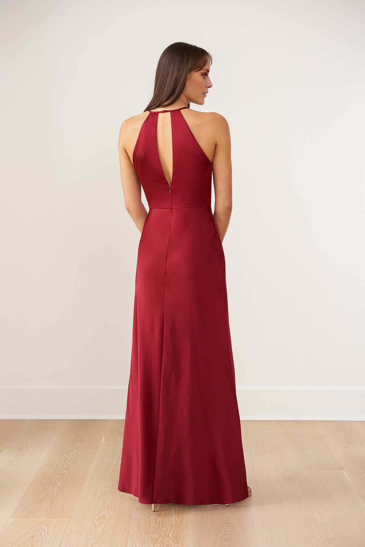 Robe de soirée longue à col suspendu et épaules dénudées, sans manches, dos nu, fente latérale