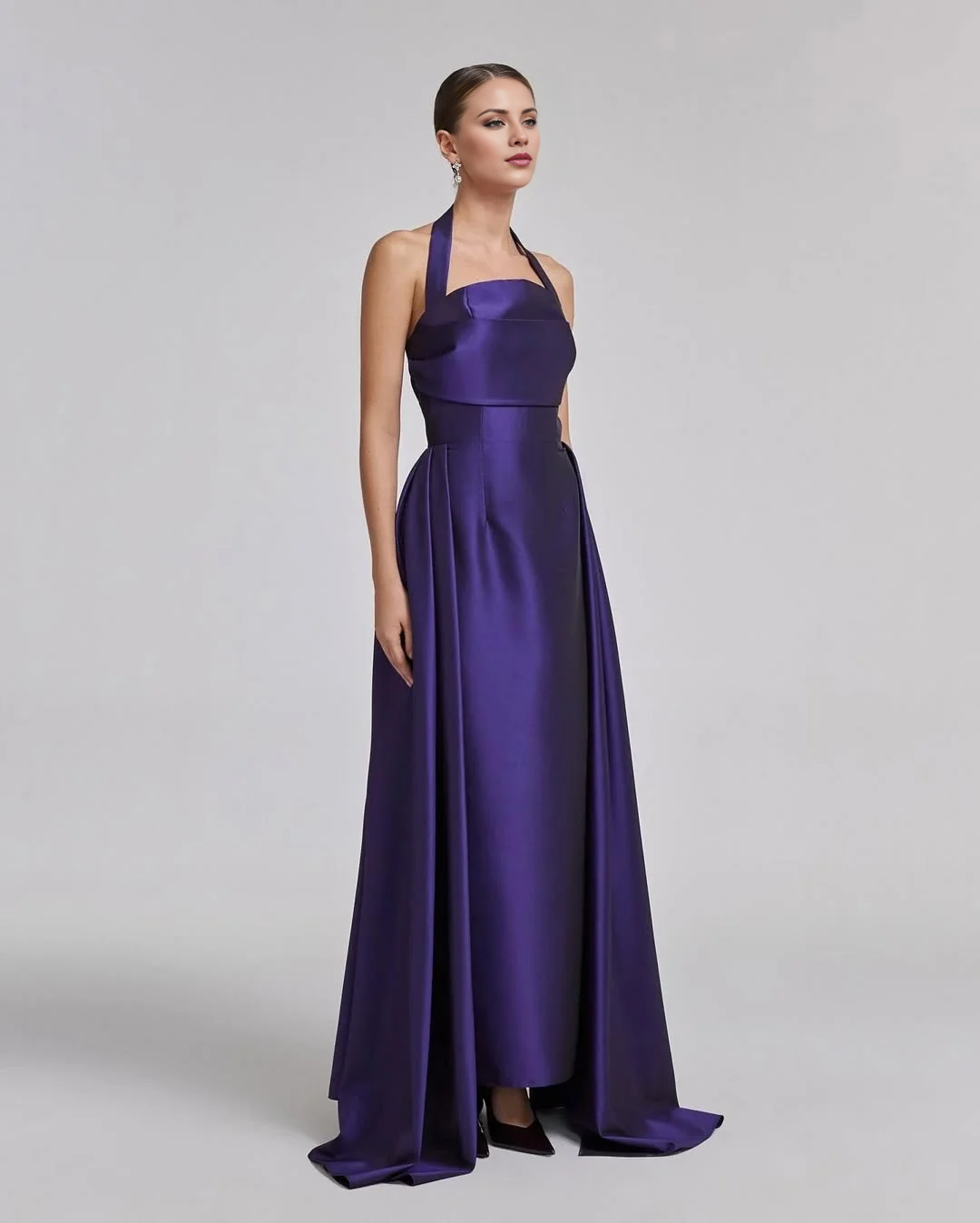 Robe de bal Yidibang à col suspendu, sans manches, sans bretelles, dos nu et longueur au sol