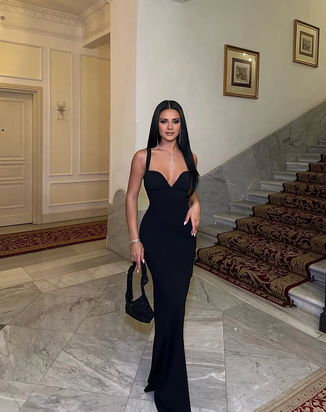 Robe de soirée Yidibang à col en V et épaules dénudées, sans manches, dos nu et longueur au sol