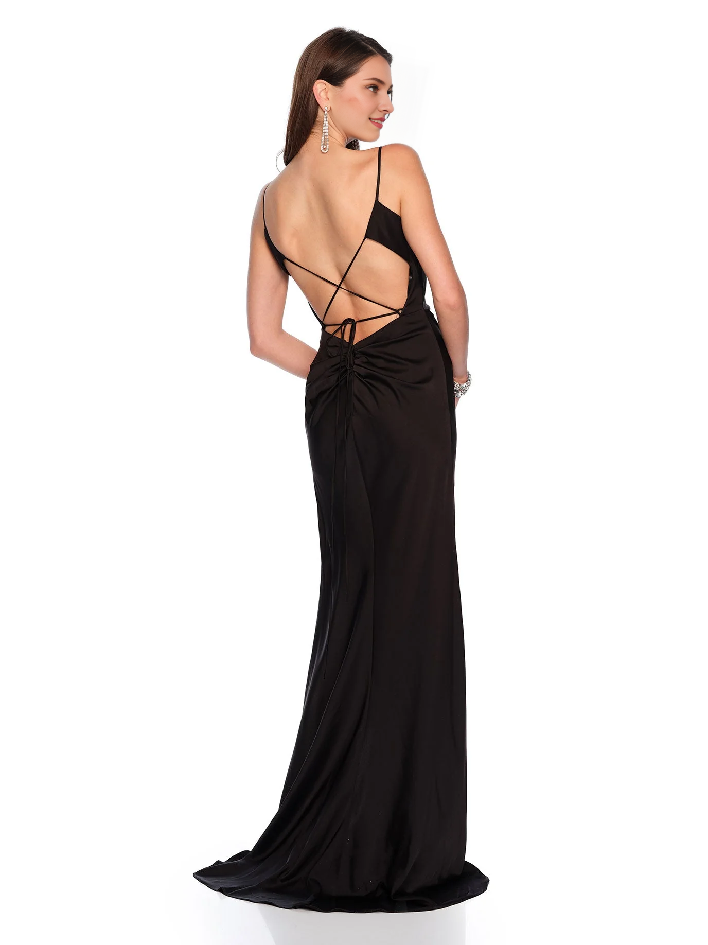 Langes, ärmelloses, asymmetrisches Abendkleid aus glänzendem Satin