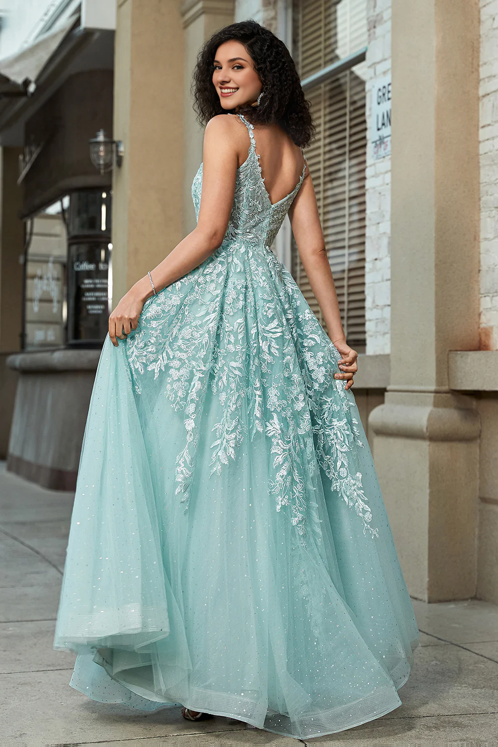 Mintgrünes A-Linien-Ballkleid aus Chiffon und Spitze mit Pailletten vorne und Schlitz