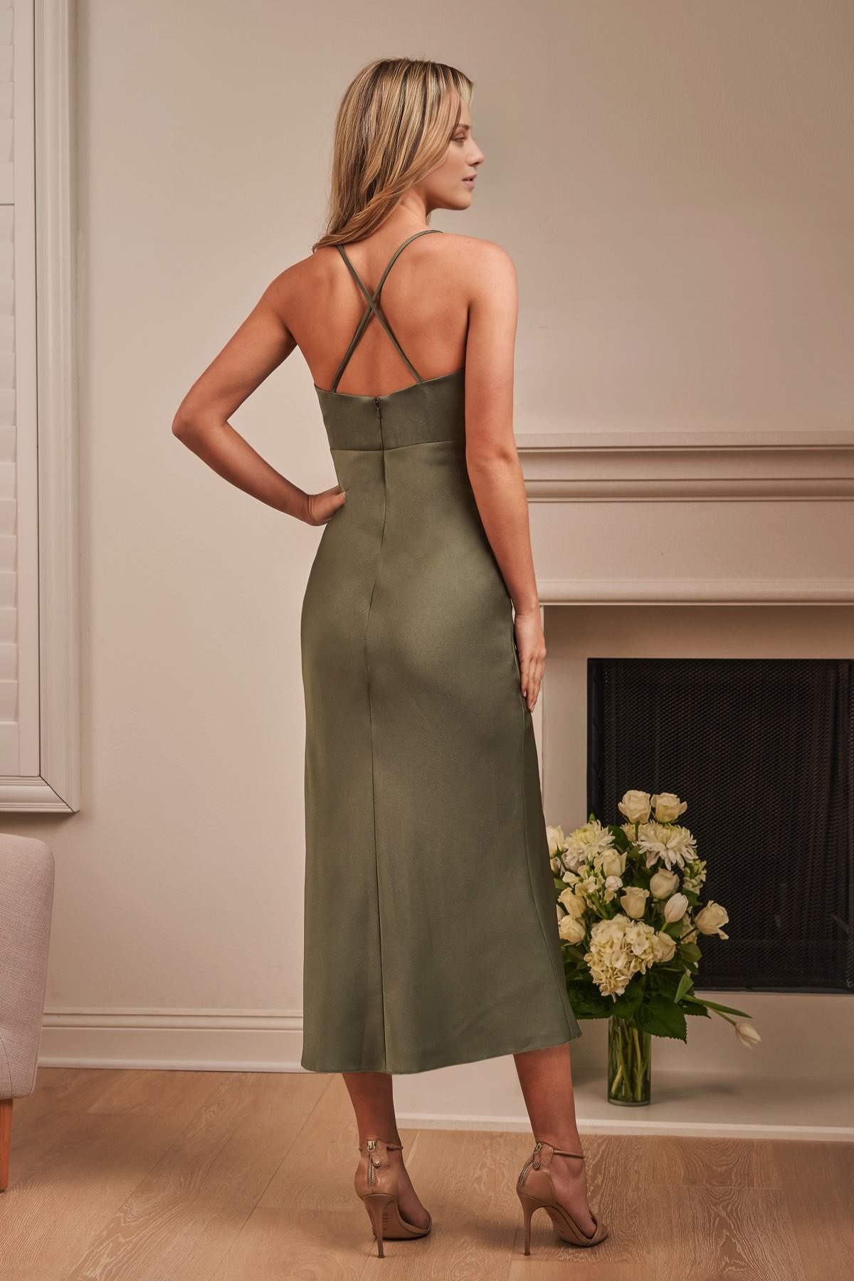 Robe de bal longue à encolure carrée et épaules dénudées, sans manches, fines bretelles et fente dans le dos