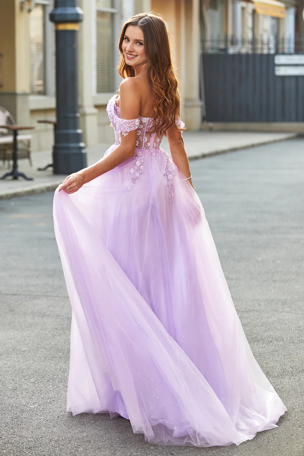 Lilafarbenes, schulterfreies, perlenbesetztes, langes, geschlitztes, enges Korsett-Ballkleid