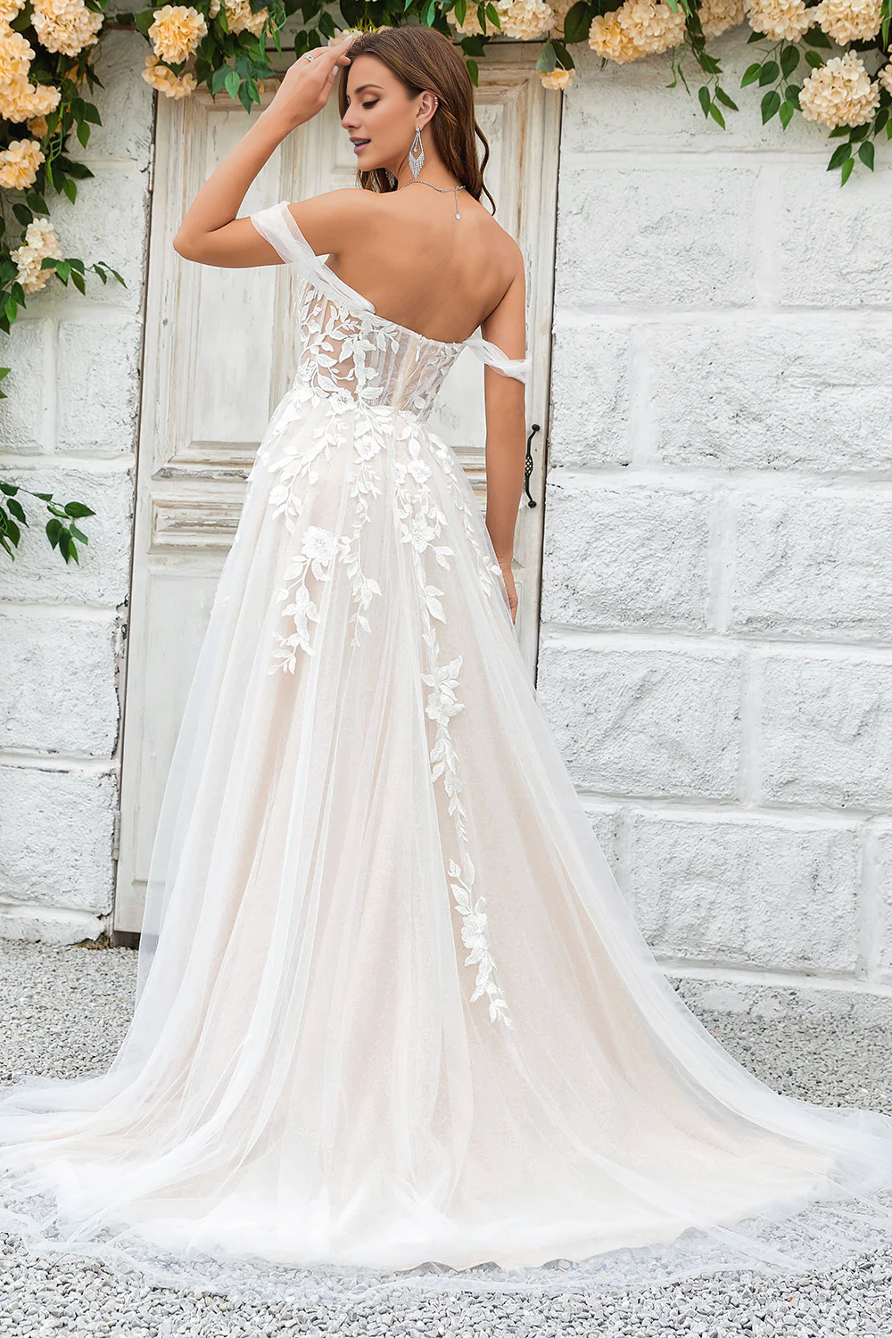 Robe de mariée en mousseline de soie avec épaules détachables en dentelle