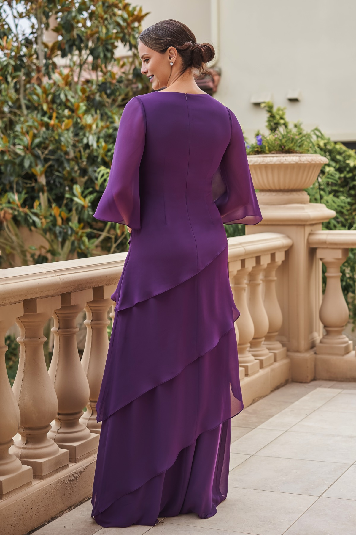 A-Linien-Kleid aus Chiffon mit V-Ausschnitt, asymmetrischem Lagenmuster und bodenlangem Kleid für die Brautmutter
