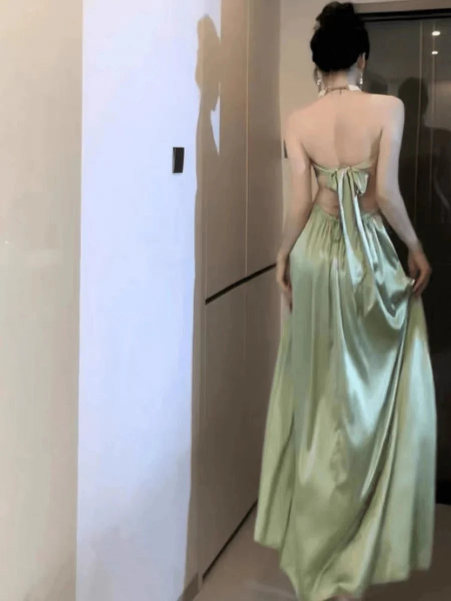 Trägerloses A-Linien-Abendkleid aus grünem Satin