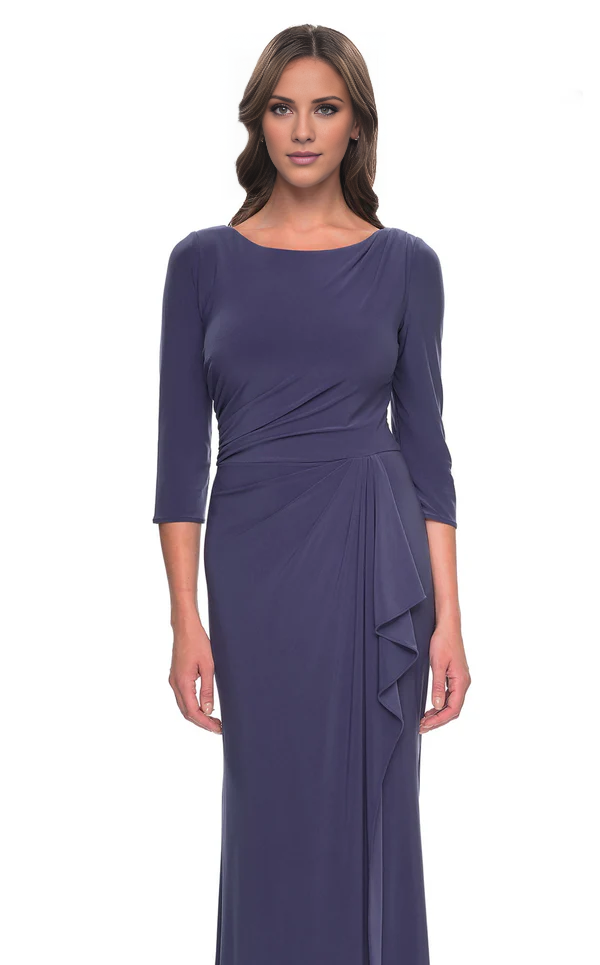 Bodenlanges Abendkleid mit U-Ausschnitt und langen Ärmeln im Korsettstil