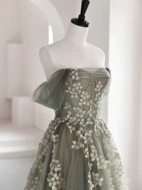 Romantisches hellgrünes langes rückenfreies Partykleid in A-Linie, transparentes schulterfreies ärmelloses Prinzessinnen-Abendkleid