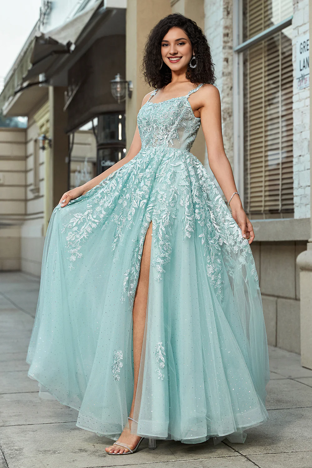 Mintgrünes A-Linien-Ballkleid aus Chiffon und Spitze mit Pailletten vorne und Schlitz