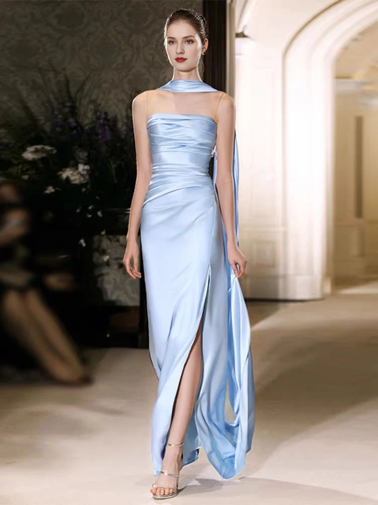 Robe de soirée longue moulante à fente bleue