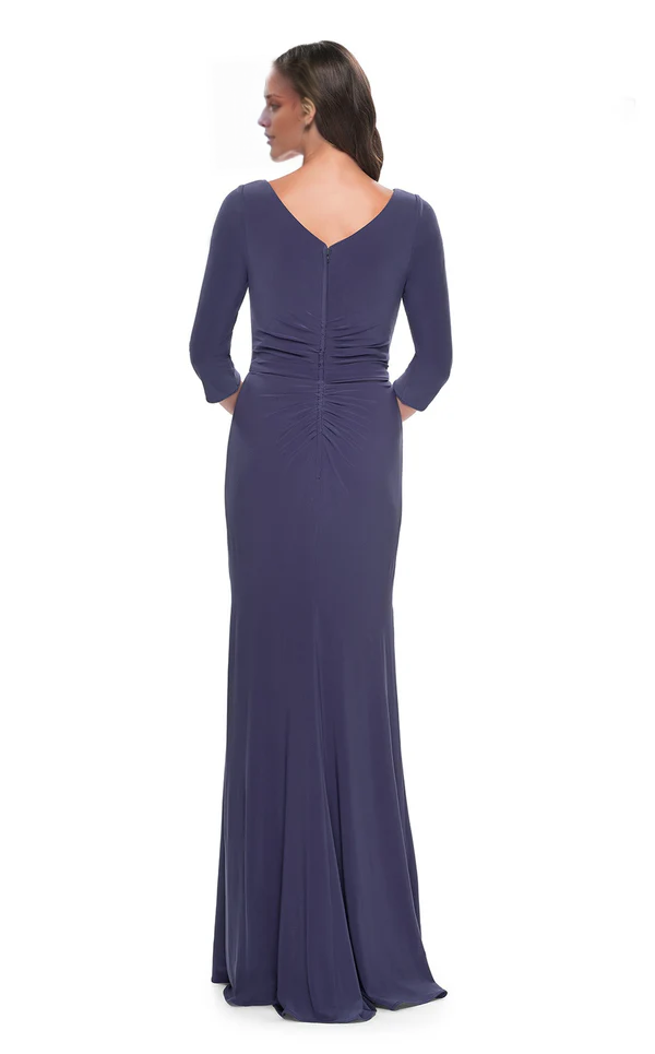 Bodenlanges Abendkleid mit U-Ausschnitt und langen Ärmeln im Korsettstil