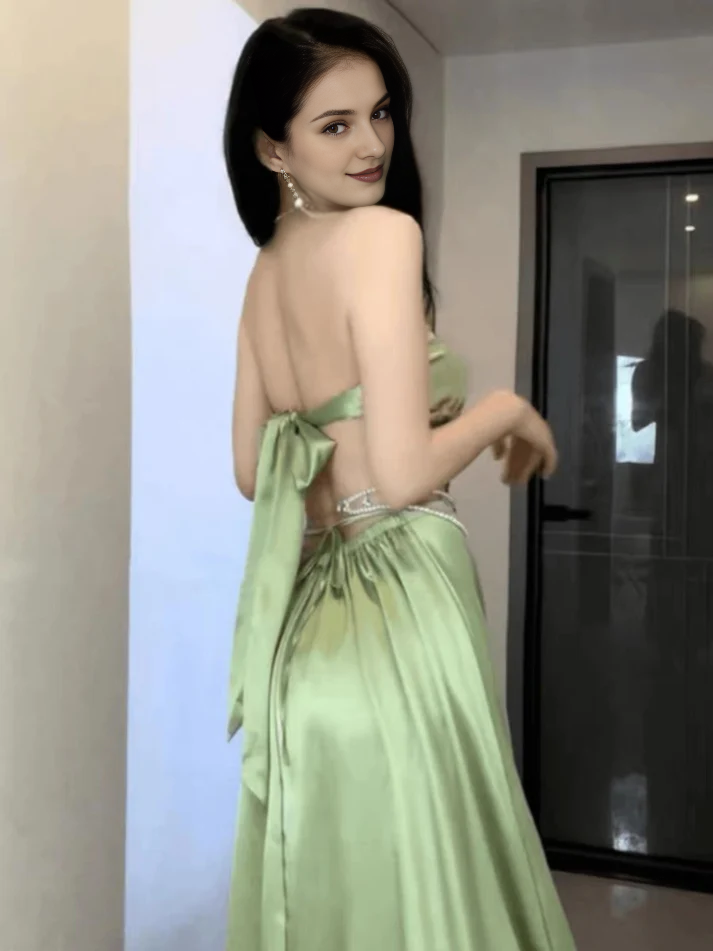 Trägerloses A-Linien-Abendkleid aus grünem Satin