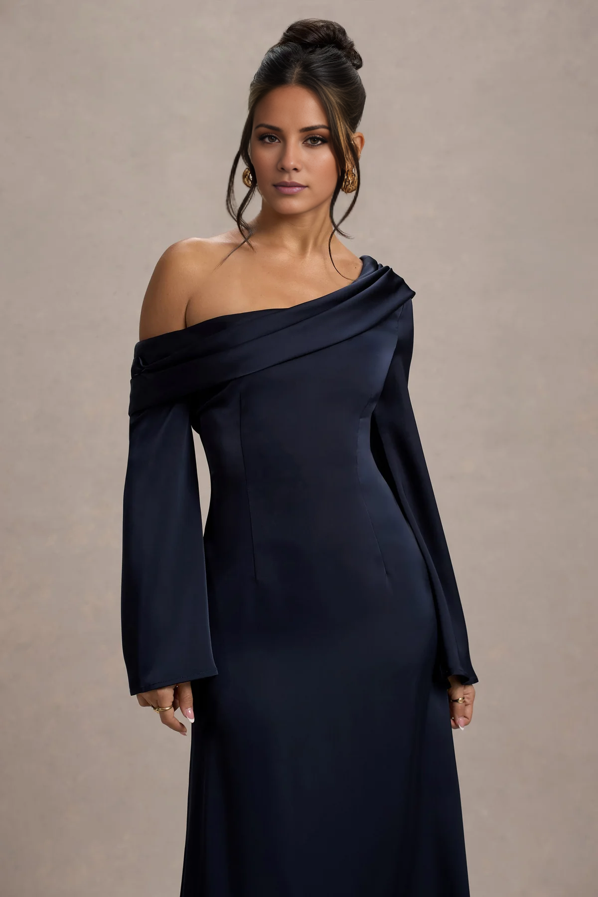 Yidibang asymmetrical collar long sleeved backless and floor length Prom dress