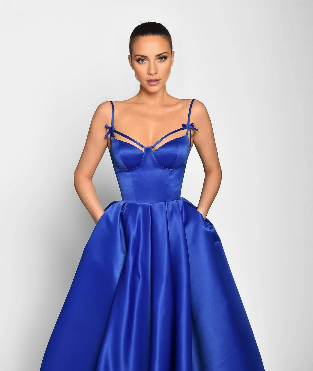 Robe de bal Yidibang à décolleté en cœur, sans manches, fines bretelles, dos nu et longueur au sol