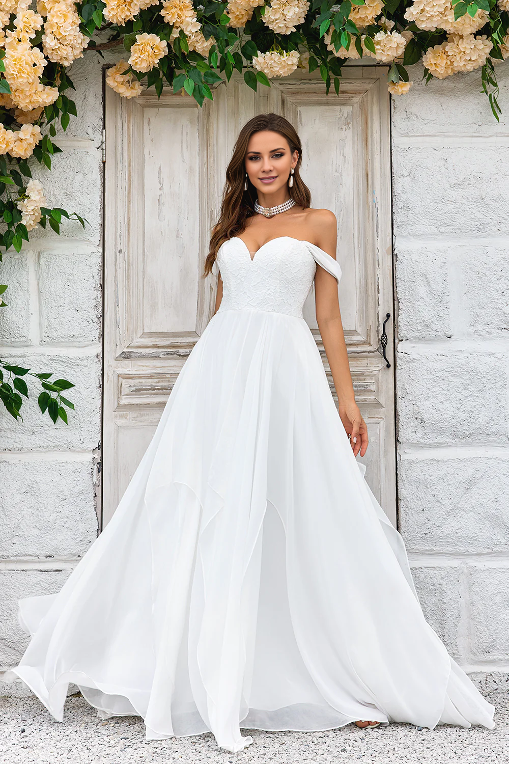 Robe de mariée trapèze en mousseline de soie avec épaules en dentelle