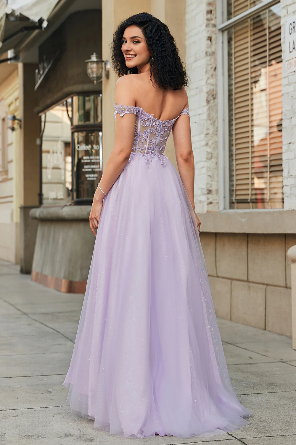 Lila A-Linien-Partykleid mit schulterfreiem, transparentem, engem Korsett aus Spitze