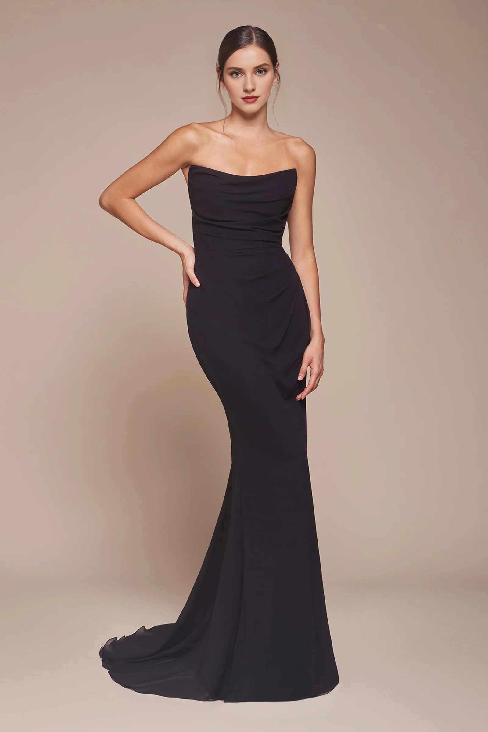 Robe de soirée longue en mousseline de soie, sans bretelles, manches longues, coupe ajustée