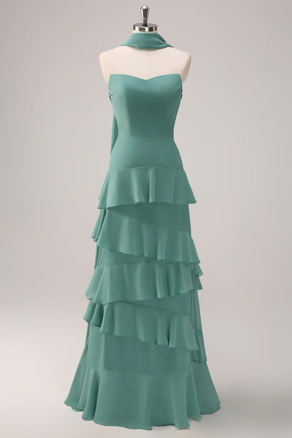 Robe de demoiselle d'honneur trapèze en mousseline plissée et longue à volants en eucalyptus