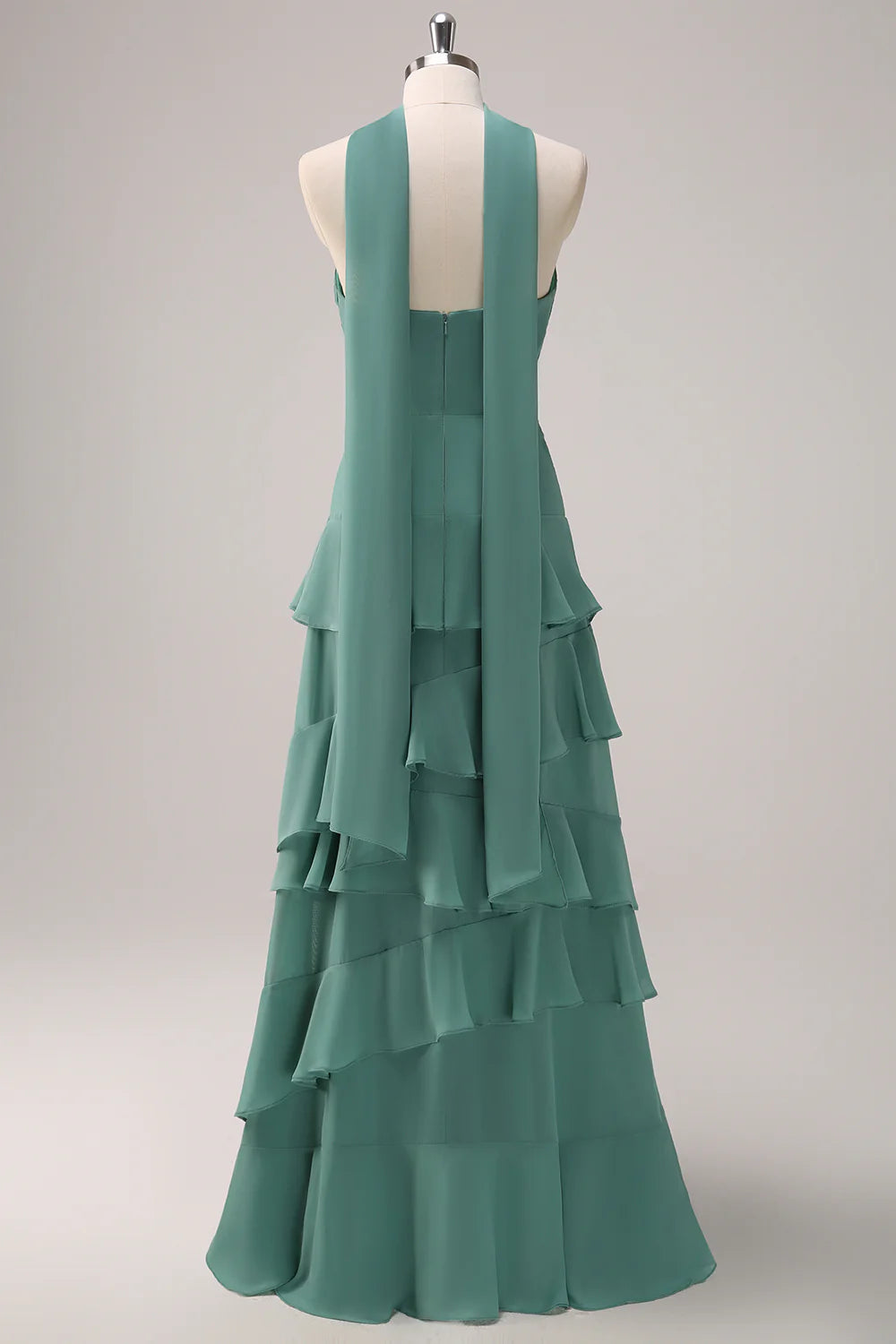 Robe de demoiselle d'honneur trapèze en mousseline plissée et longue à volants en eucalyptus