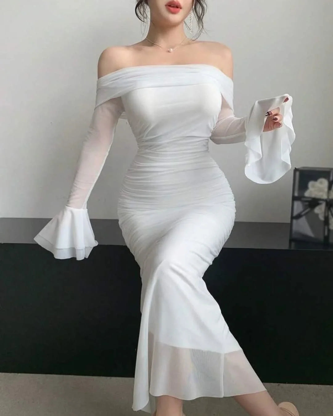 Robe de soirée longue transparente à manches longues et col à épaules dénudées Yidibang