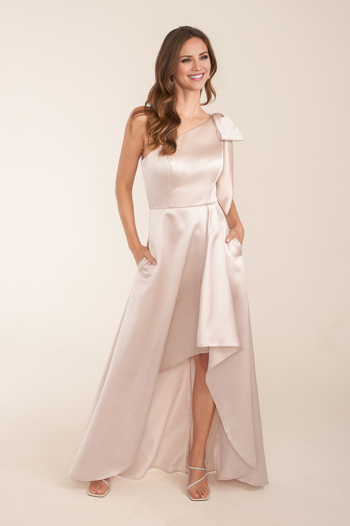 Yidibang asymmetrical collar sleeveless bow shoulder strap backless and floor length evening dress