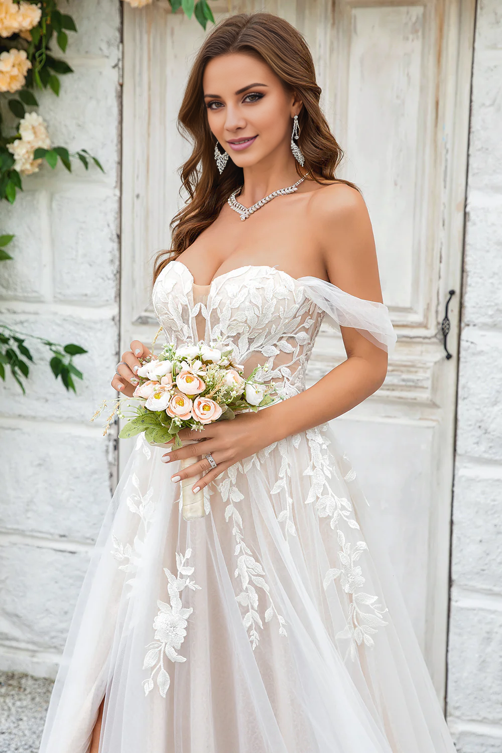 Robe de mariée en mousseline de soie avec épaules détachables en dentelle