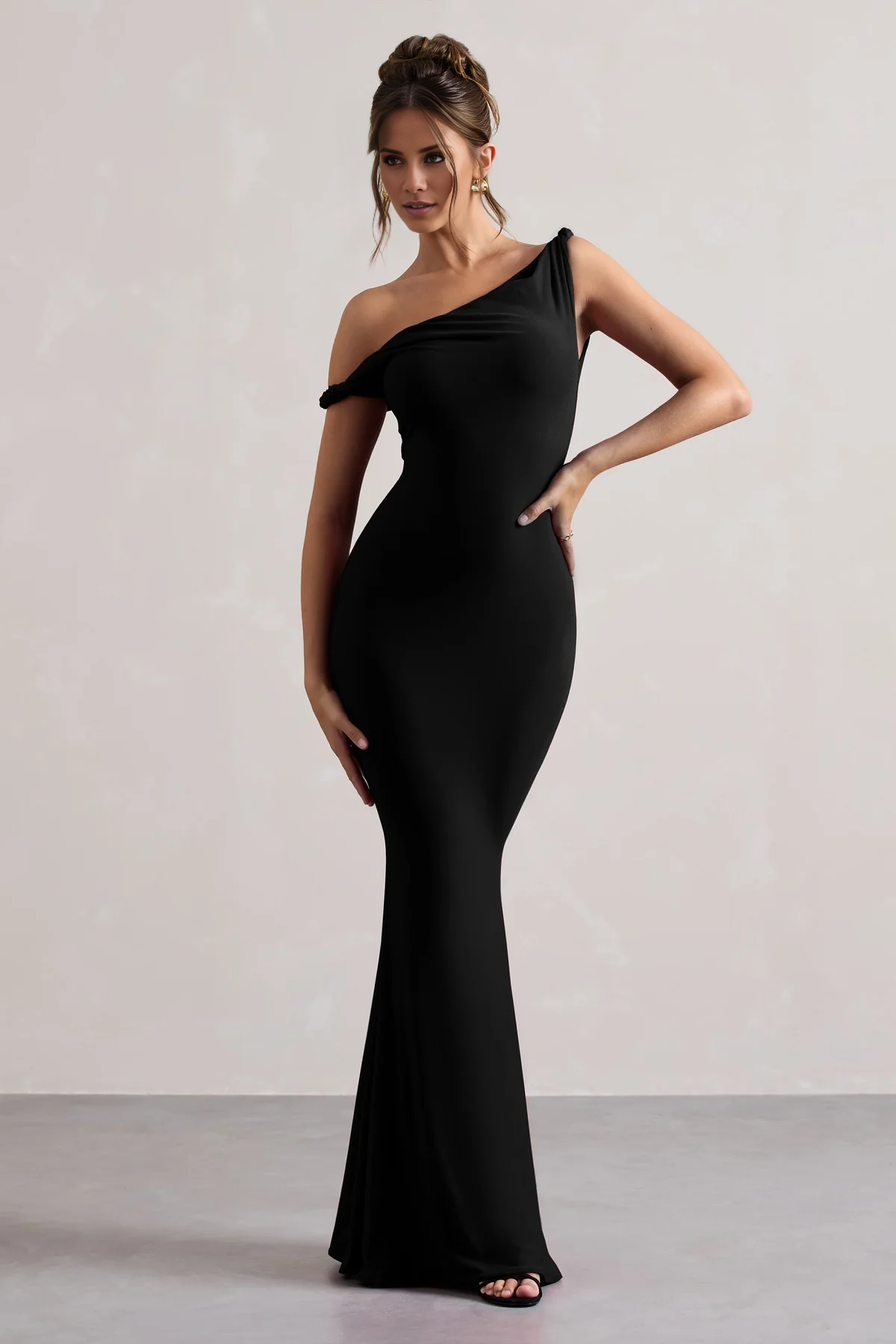 Yidibang asymmetrical collar off shoulder sleeveless backless and floor length Prom dress